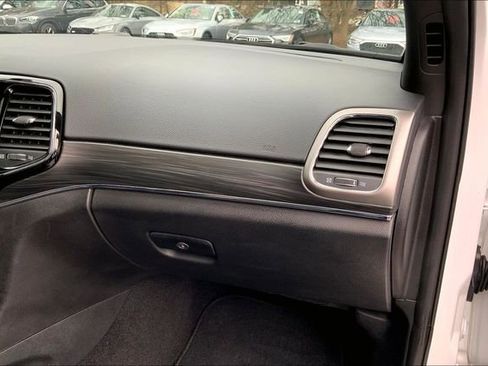 Used 2020 Jeep Grand Cherokee Limited w/ Trailer Tow Group IV image 18