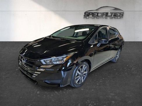 Used 2025 Nissan Versa SV FWD image 5