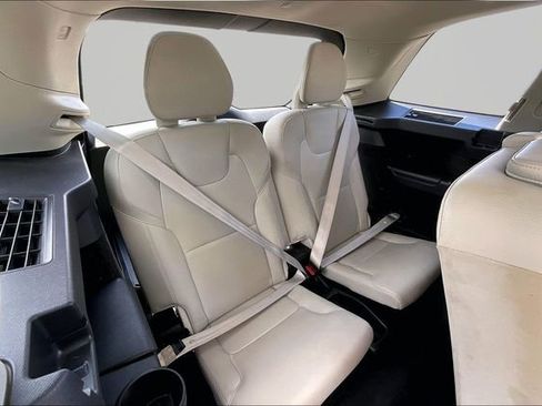 Used 2021 Volvo XC90 T5 Momentum w/ Advanced Package image 18