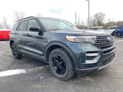 Used 2022 Ford Explorer XLT w/ Equipment Group 202A image 11