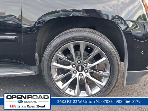 Used 2020 Cadillac Escalade Luxury w/ Escalade Sport Edition RWD image 5
