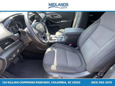 Used 2023 Chevrolet Traverse LT FWD image 16