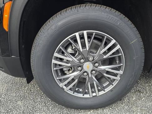 New 2026 Chevrolet Traverse LT w/ Driver Confidence Package FWD image 32