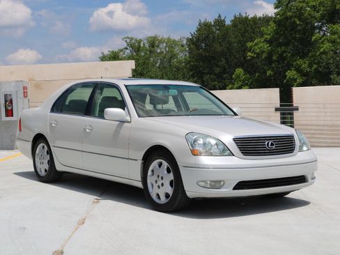 Used 2001 Lexus LS 430 RWD image 5
