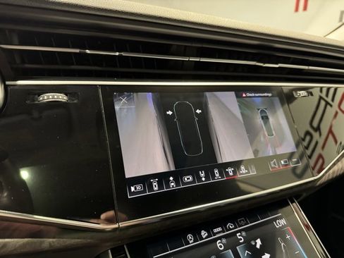 Used 2022 Audi Q8 Premium Plus image 26