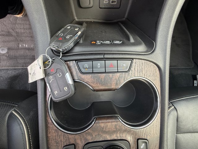 Used 2020 GMC Acadia Denali w/ Technology Package AWD/4WD image 30