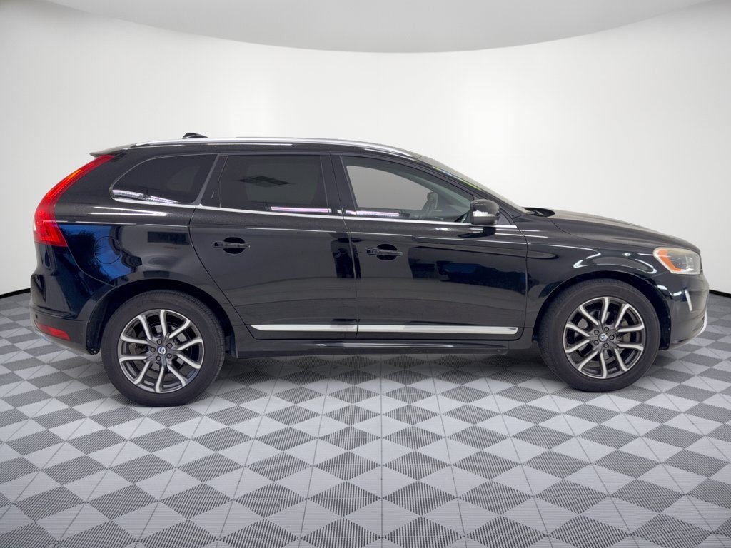 Used 2017 Volvo XC60 T6 Dynamic w/ Preferred Option Package AWD/4WD image 6