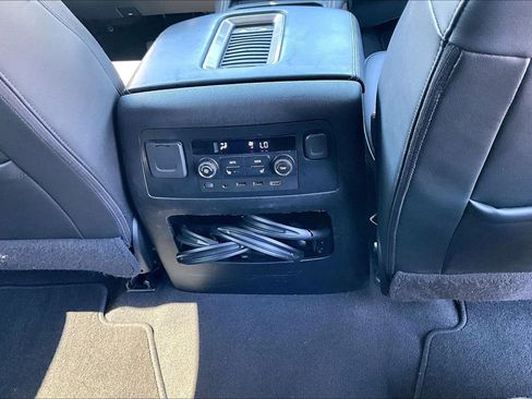 Used 2020 GMC Yukon XL Denali w/ Open Road Package AWD/4WD image 10