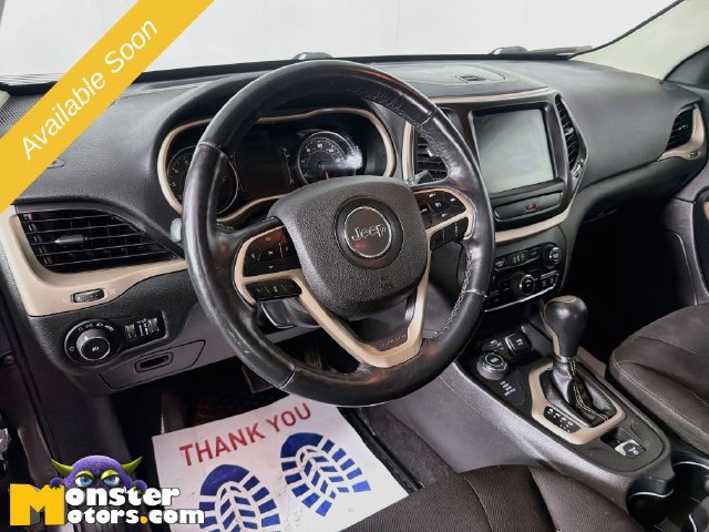 Used 2018 Jeep Cherokee Latitude w/ Cold Weather Group AWD/4WD image 9