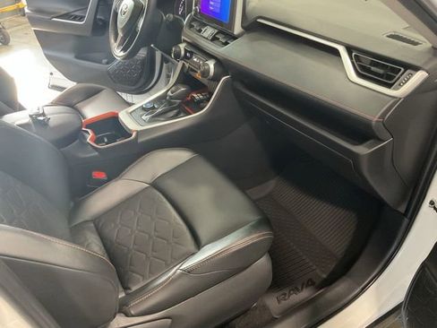 Used 2024 Toyota RAV4 Adventure image 19