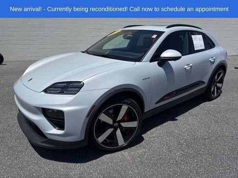 Used 2025 Porsche Macan 4S Electric AWD/4WD image 1