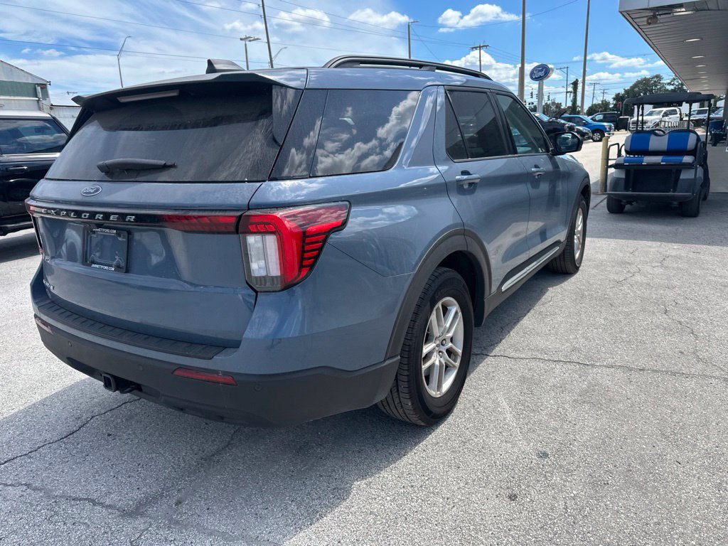 Used 2025 Ford Explorer Active RWD image 17