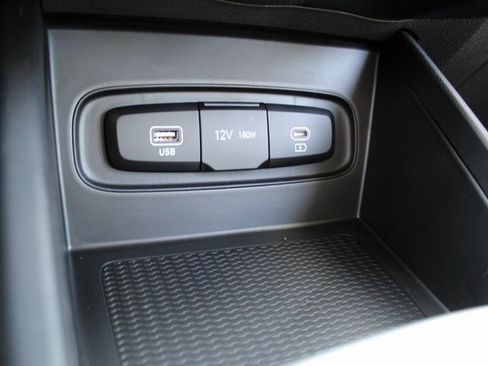 New 2025 Hyundai Venue SEL image 27