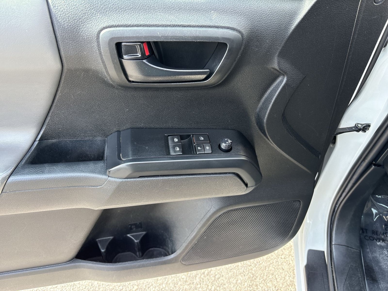 Used 2022 Toyota Tacoma SR RWD image 14