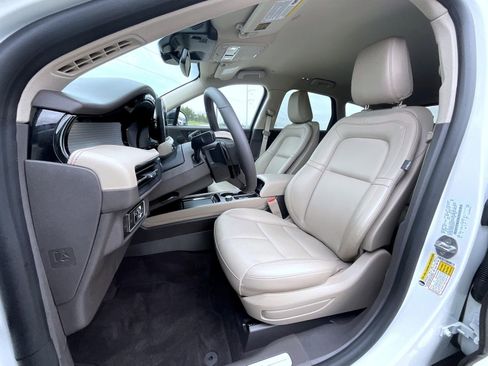 Used 2024 Lincoln Corsair FWD image 11