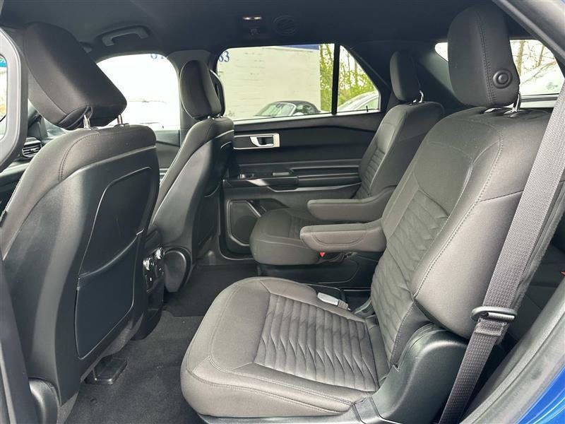 Used 2020 Ford Explorer XLT w/ Cold Weather Package AWD/4WD image 11