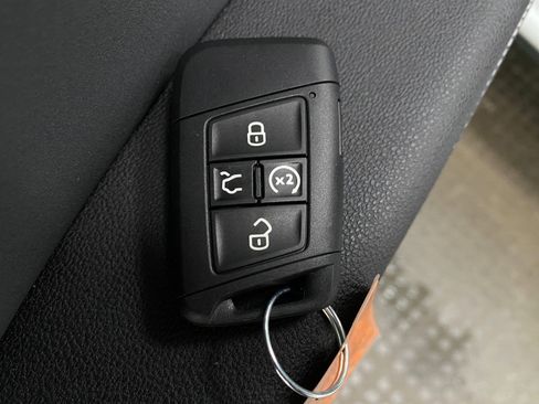 New 2026 Volkswagen Taos SE image 29