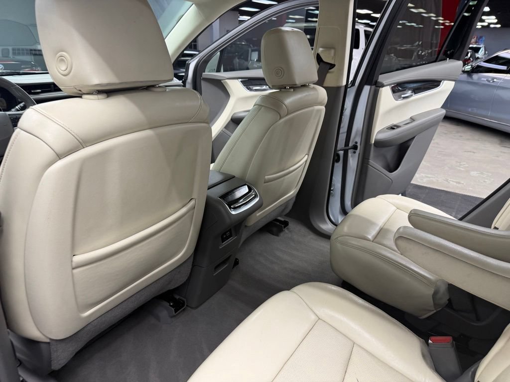 Used 2020 Cadillac XT6 Premium Luxury FWD image 37