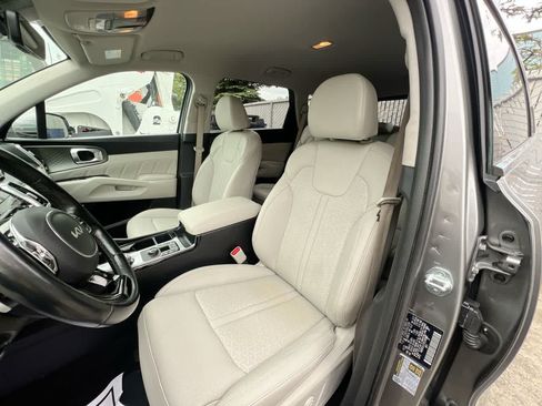 Certified 2024 Kia Sorento SX Prestige AWD/4WD image 11