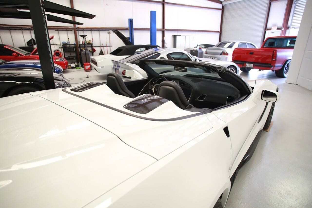 Used 2016 Chevrolet Corvette Z06 w/ 3LZ Preferred Equipment Group RWD image 23
