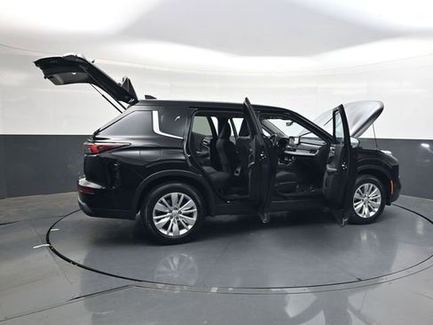 Used 2025 Mitsubishi Outlander ES image 34