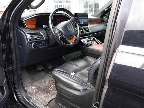Used 2019 Lincoln Navigator Reserve AWD/4WD image 9