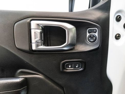 Used 2019 Jeep Wrangler Sport AWD/4WD image 19