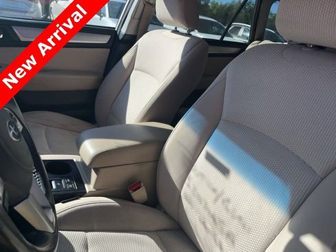 Used 2017 Subaru Outback 2.5i Premium image 13