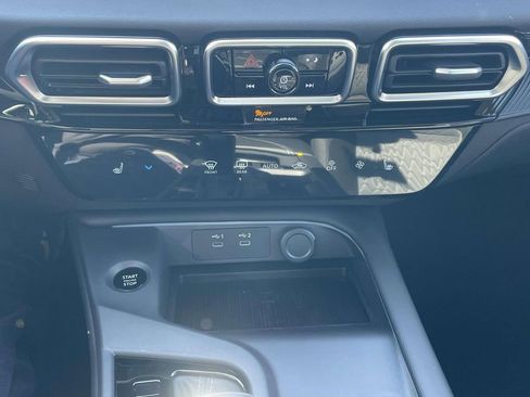 New 2026 Nissan Sentra SV w/ SV Convenience Package image 25