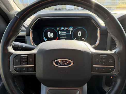 Used 2022 Ford F150 Lariat w/ Max Trailer Tow Package image 18