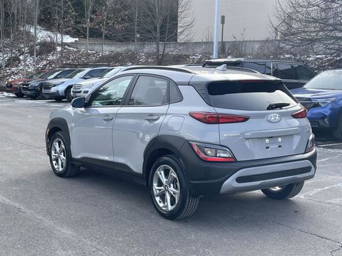 Used 2023 Hyundai Kona SEL image 3