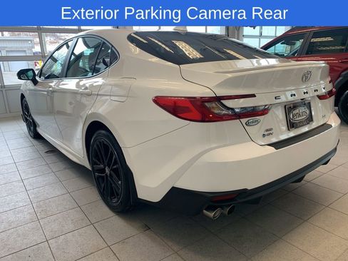 Used 2025 Toyota Camry SE image 13