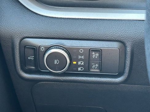 Used 2023 Ford Explorer XLT w/ Equipment Group 202A image 21