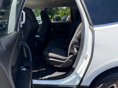 Used 2017 Chevrolet Traverse LT FWD image 13