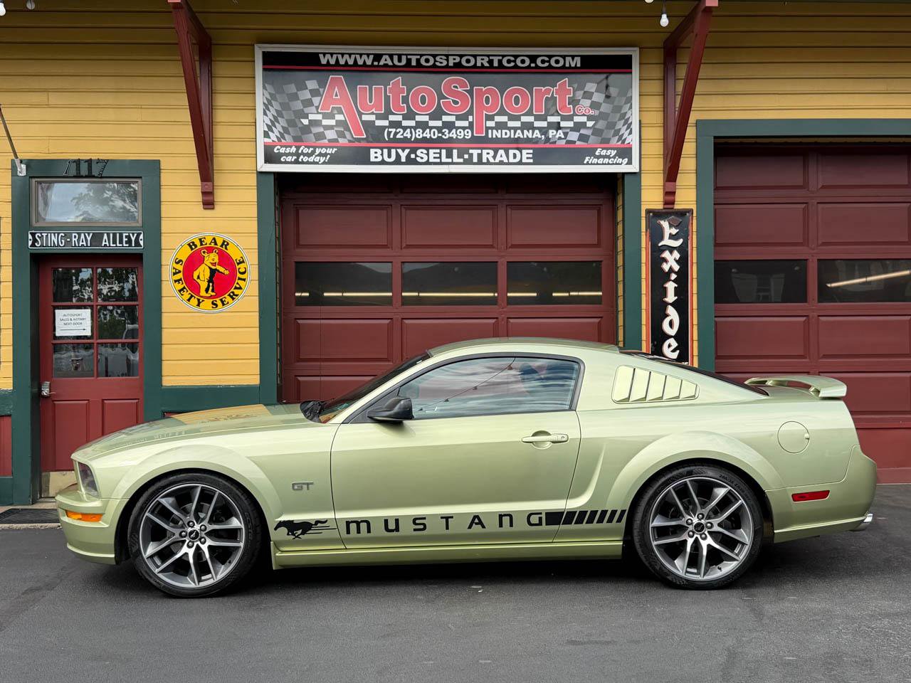 Used 2006 Ford Mustang GT Premium RWD image 8