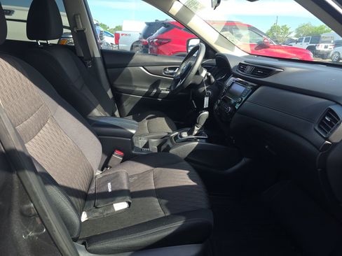 Used 2019 Nissan Rogue S w/ Special Edition Package image 10