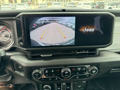 Certified 2024 Jeep Wrangler Unlimited Sport AWD/4WD image 14