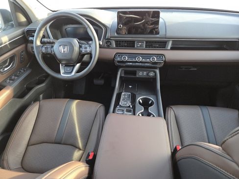 Used 2025 Honda Pilot Elite image 24