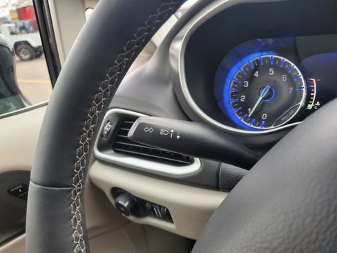 Certified 2024 Chrysler Pacifica Touring-L image 14