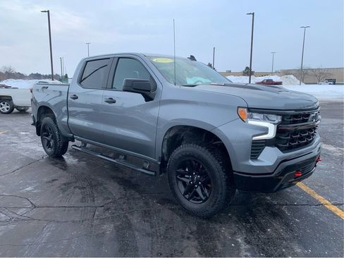 Used 2024 Chevrolet Silverado 1500 LT Trail Boss w/ Convenience Package II image 4