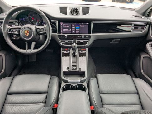 Certified 2026 Porsche Macan AWD/4WD image 22