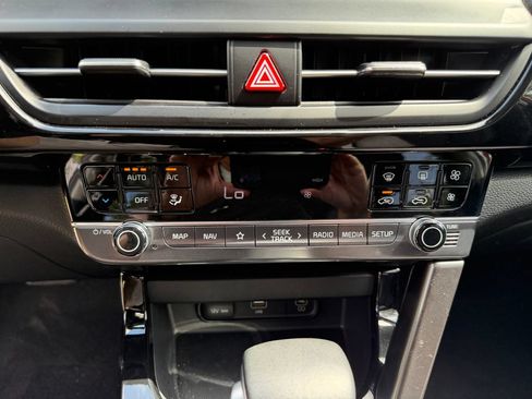 Used 2025 Kia Seltos S FWD image 27