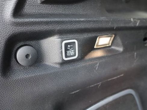 Used 2021 Jeep Grand Cherokee L Limited AWD/4WD image 40