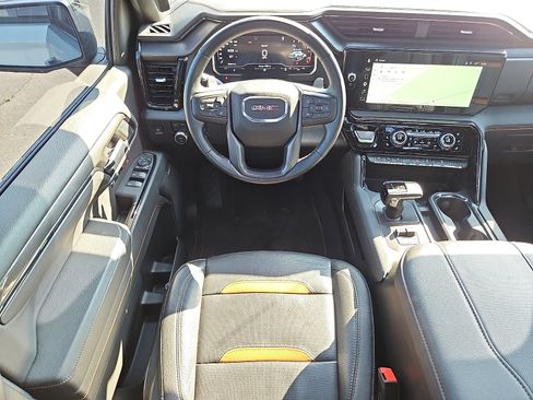Used 2023 GMC Sierra 1500 AT4 w/ AT4 Premium Package AWD/4WD image 11