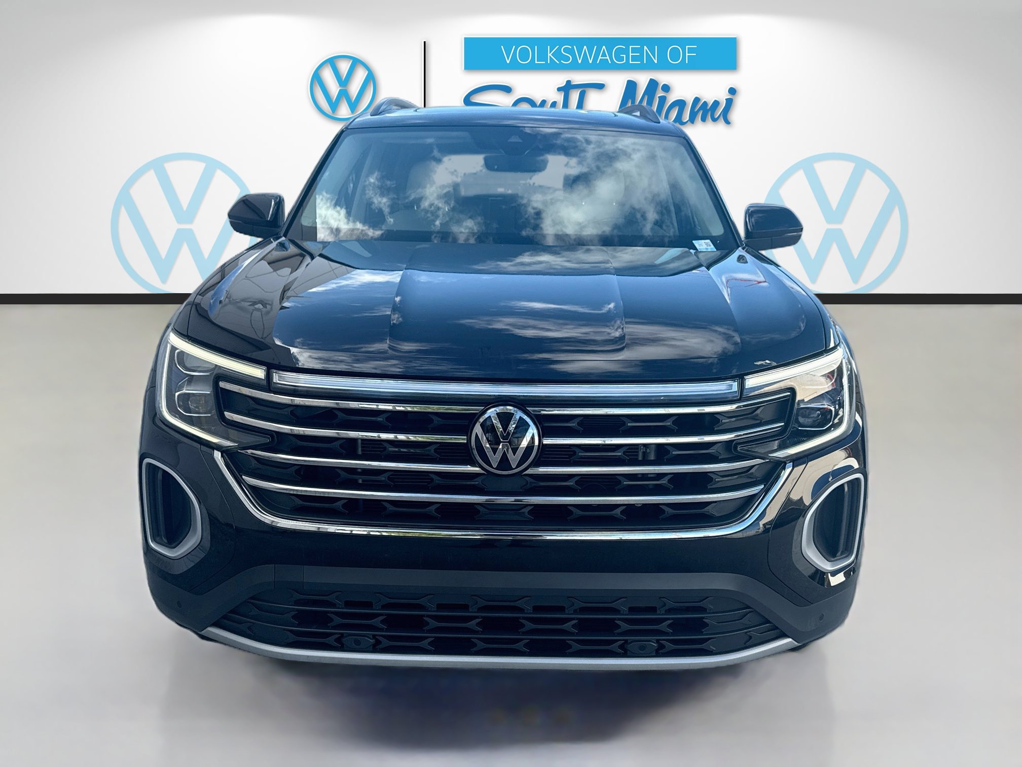 Certified 2024 Volkswagen Atlas SE FWD image 2