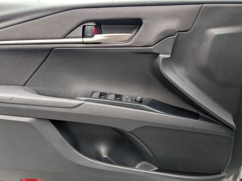 Used 2025 Toyota Camry LE image 11