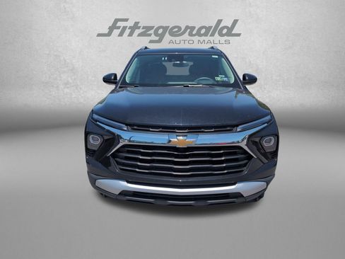 Used 2025 Chevrolet TrailBlazer LT AWD/4WD image 2