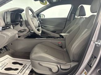 Used 2023 Hyundai Elantra SEL FWD video 2