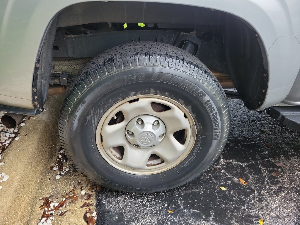 Used 2016 Toyota Tacoma SR w/ Towing Package AWD/4WD image 14