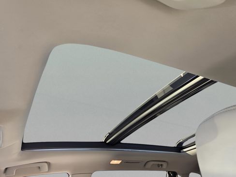 Used 2014 Toyota Highlander Limited Platinum image 17